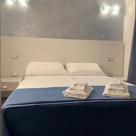 לינה וארוחת בוקר 3 Chiaia נאפולי