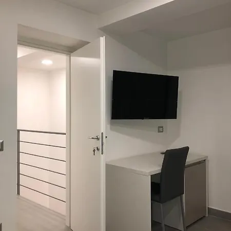 3 Chiaia Oda ve Kahvaltı 3*