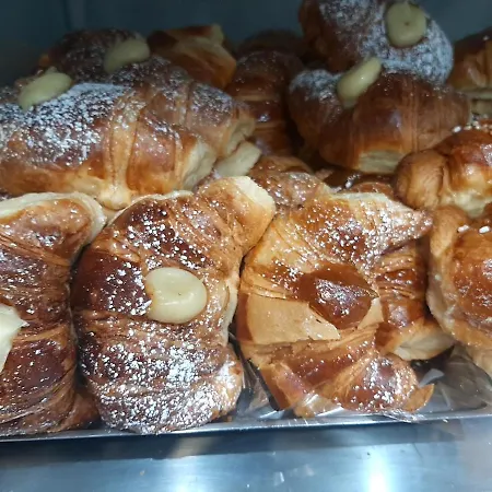 Oda ve Kahvaltı 3 Chiaia 3*