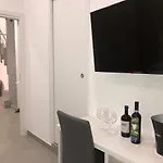 3 Chiaia 4* נאפולי