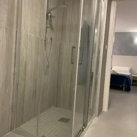 3 Chiaia Panzió Nápoly